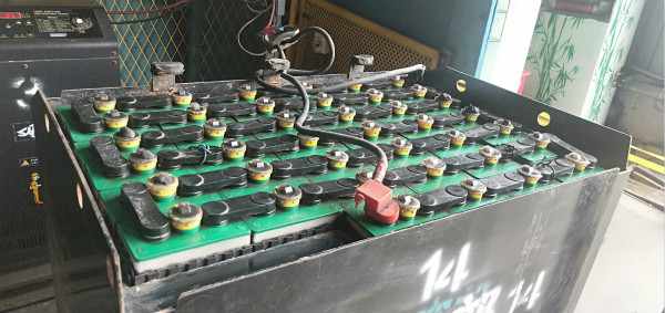 【干貨】電動叉車鋰電池怎么存放？